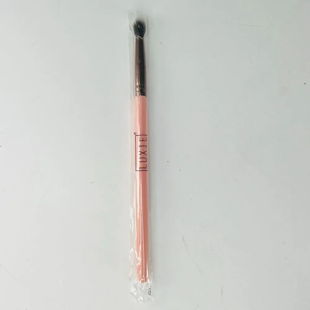 Luxie Small Tapered Blending 231 Eye Shadow MakeUp Brush Pink Rose Gold New